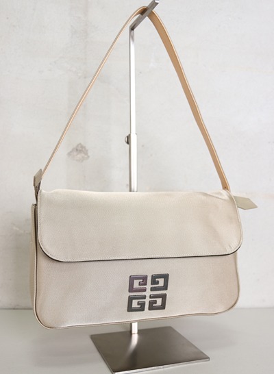 (Made in JAPAN) GIVENCHY bag