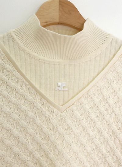 COURREGES wool sweater